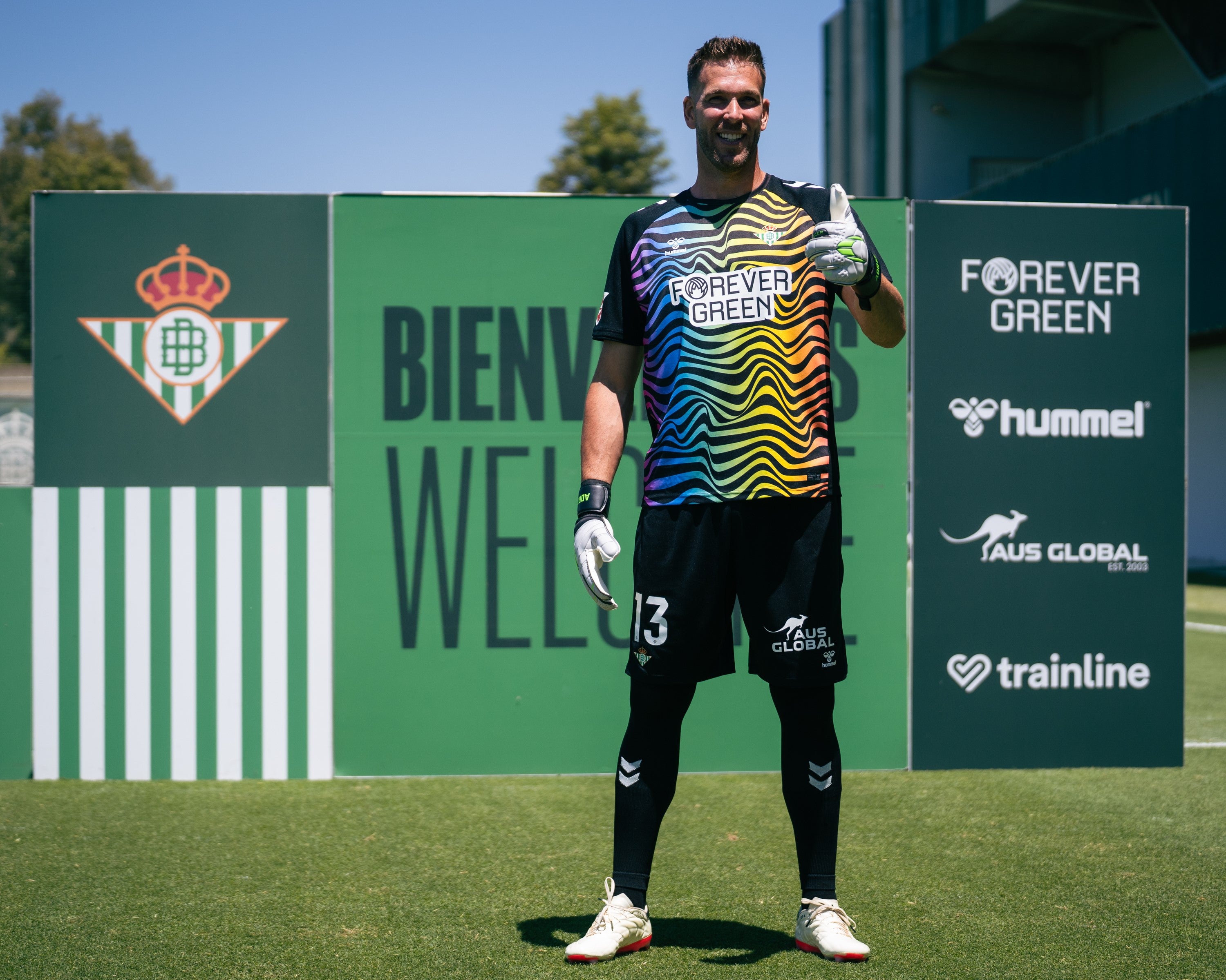 Adrián San Miguel: "Qué bonito es que mi camino y el del Betis se vuelvan a cruzar" Adrián San Miguel: "Qué bonito es que mi camino y el del Betis se vuelvan a cruzar"