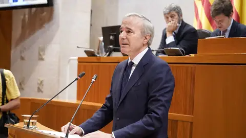 Azcón durante su comparecencia en el pleno de este jueves Azcón durante su comparecencia en el pleno de este jueves