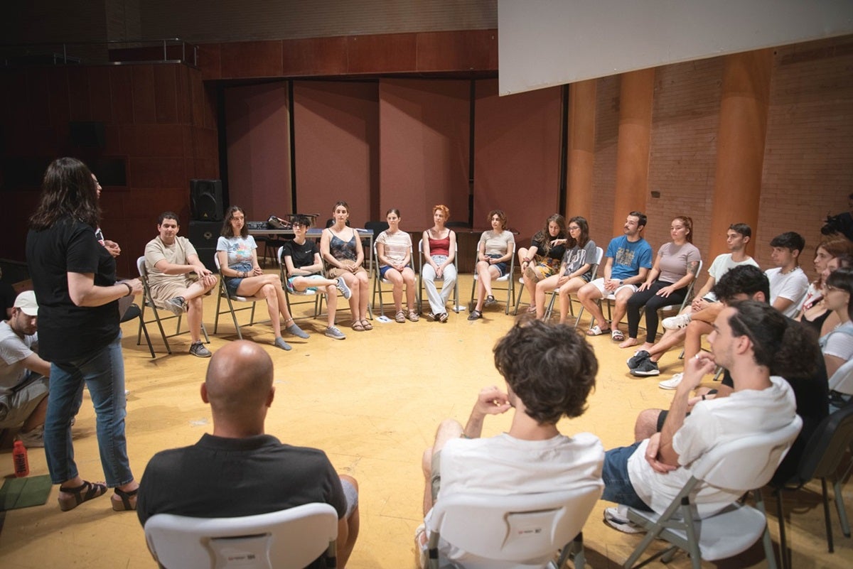 Una veintena de jóvenes de 9 nacionalidades participan en el Campo de Voluntariado del 70º Festival de Teatro de Mérida Una veintena de jóvenes de 9 nacionalidades participan en el Campo de Voluntariado del 70º Festival de Teatro de Mérida