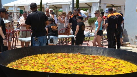 Uno de los eventos m&aacute;s esperados es la elaboraci&oacute;n y degustaci&oacute;n gratuita de una paella para m&aacute;s de 700 comensales 