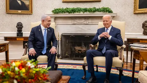 El primer Ministro israelí, Benjamin Netanyahu (i), habla con el presidente estadounidense, Joe Biden (d), durante una reunión bilateral en la Oficina Oval de la Casa Blanca El primer Ministro israelí, Benjamin Netanyahu (i), habla con el presidente estadounidense, Joe Biden (d), durante una reunión bilateral en la Oficina Oval de la Casa Blanca/ EFE/Samuel Corum