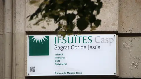 Placa de l'Escola Jesuïtes de Casp Placa de l'Escola Jesuïtes de Casp