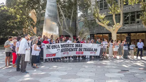 Imagen de la concentración de UGT y CCOO en Zaragoza Imagen de la concentración de UGT y CCOO en Zaragoza