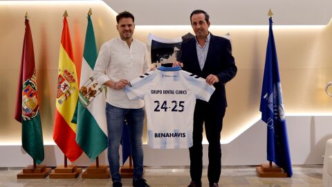 El M&aacute;laga renueva el patrocinio con Dental Clinics