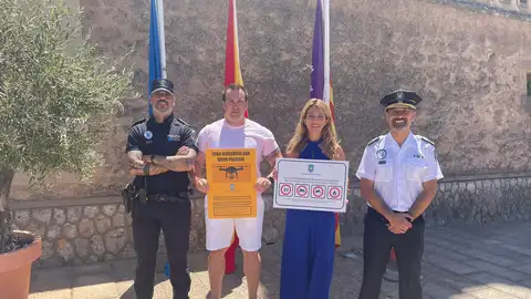 La alcaldesa de Andratx, Estefanía Gonzalvo, anuncia la prohibición de la circulación de 'quads', 'buggies' y motos de trial por caminos rurales La alcaldesa de Andratx, Estefanía Gonzalvo, anuncia la prohibición de la circulación de 'quads', 'buggies' y motos de trial por caminos rurales