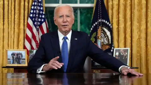 El presidente de EE.UU., Joe Biden, habla desde el Despacho Oval en la Casa Blanca en Washington (EE.UU.). El presidente de EE.UU., Joe Biden, habla desde el Despacho Oval en la Casa Blanca en Washington (EE.UU.).