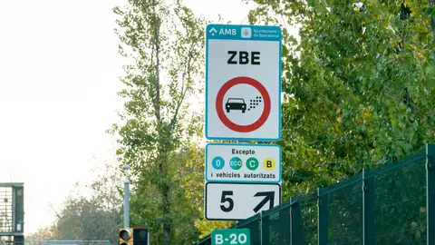 La justícia anul·la la Zona de Baixes Emissions de les rondes de Barcelona La justícia anul·la la Zona de Baixes Emissions de les rondes de Barcelona