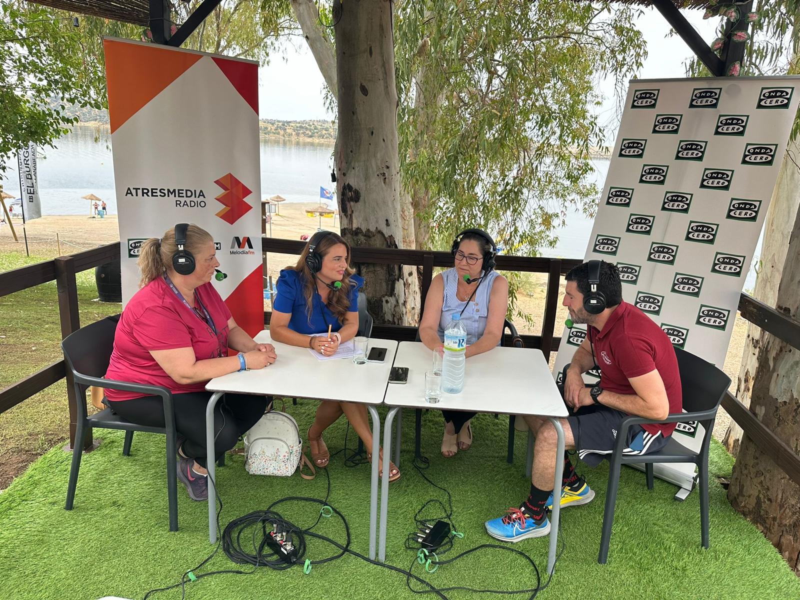 Gente Viajera Banderas azules (Orellana La Vieja) Gente Viajera Banderas azules (Orellana La Vieja)