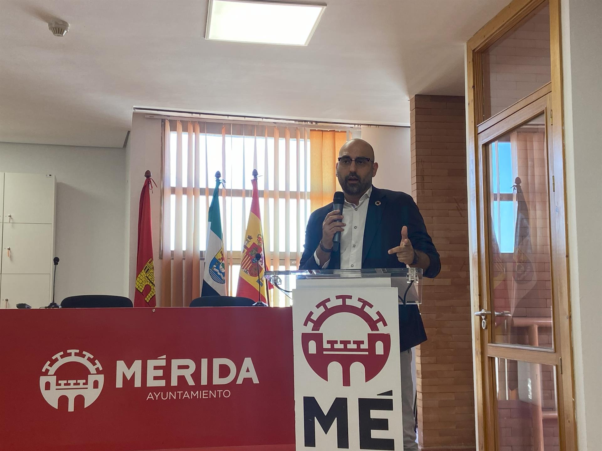 El Ayuntamiento seguirá implantando acciones para la coordinación de las políticas LGTBI y reforzará la política de Migraciones como seña de identidad de Mérida El Ayuntamiento seguirá implantando acciones para la coordinación de las políticas LGTBI y reforzará la política de Migraciones como seña de identidad de Mérida