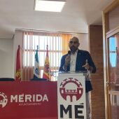 Delegado de Comercio y Emprendimiento, Ángel Calle, en rueda de prensa en Mérida