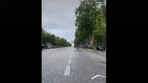Onda Cero, en las inmediaciones del Arco del Triunfo Onda Cero, en las inmediaciones del Arco del Triunfo