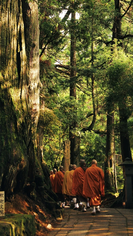 Monjes en Koyasán Monjes en Koyasán