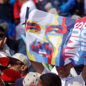 Venezuela reflexiona mientras miles de ojos vigilan que el chavismo no haga trampa electoral