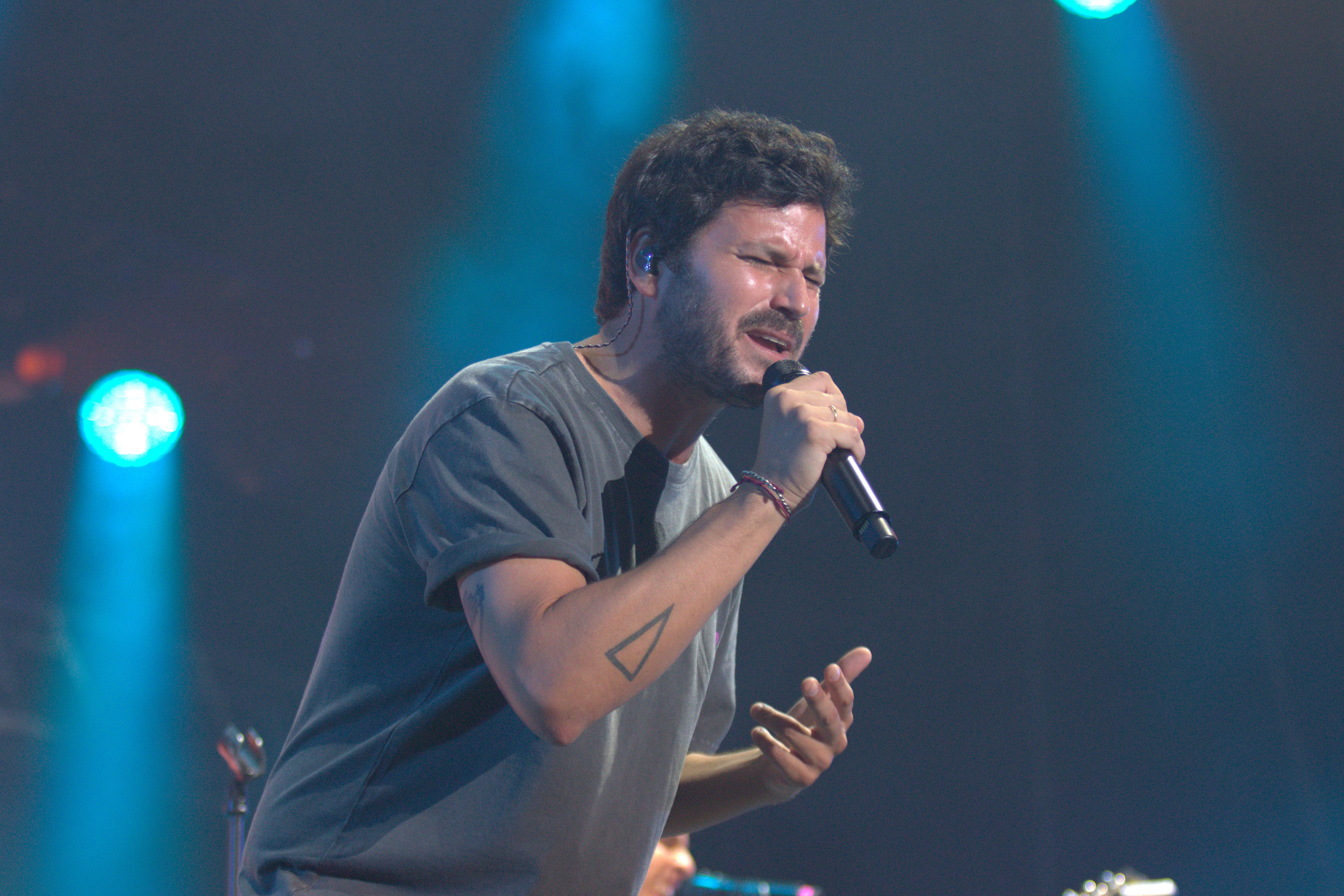 Más de 11.000 personas disfrutan de Taburete y Sofía Ellar en la campa de La Magdalena Más de 11.000 personas disfrutan de Taburete y Sofía Ellar en la campa de La Magdalena