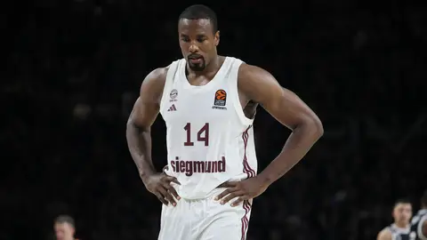 Serge Ibaka, disputando un partido de Euroliga Serge Ibaka, disputando un partido de Euroliga