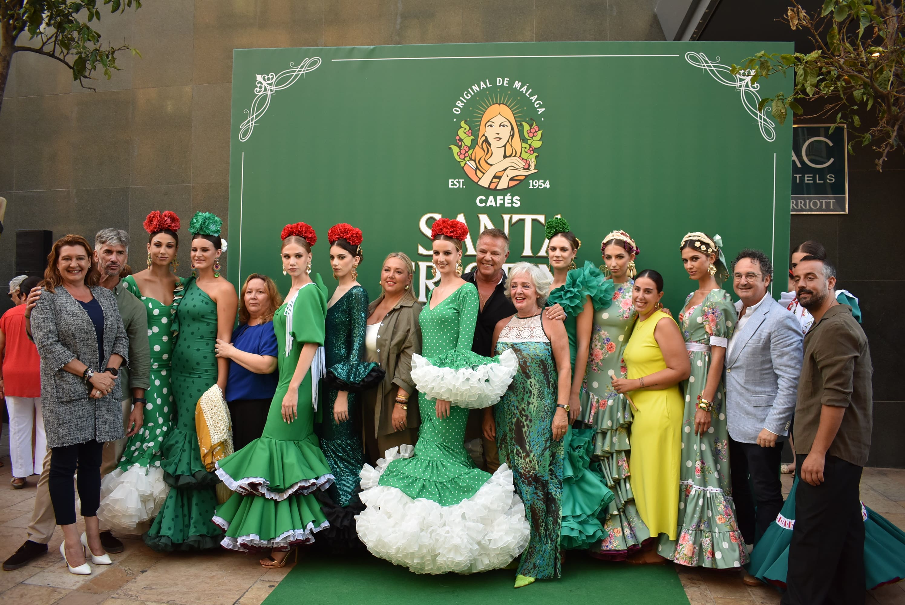 Éxito del desfile de Moda Flamenca de Málaga de Moda y Cafés Santa Cristina Éxito del desfile de Moda Flamenca de Málaga de Moda y Cafés Santa Cristina