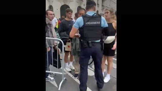 Controles de acceso a las principales calles de París por los Juegos Olímpicos