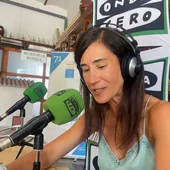 Sandra Sandalinas en los micrófonos de Onda Cero Sandra Sandalinas en los micrófonos de Onda Cero