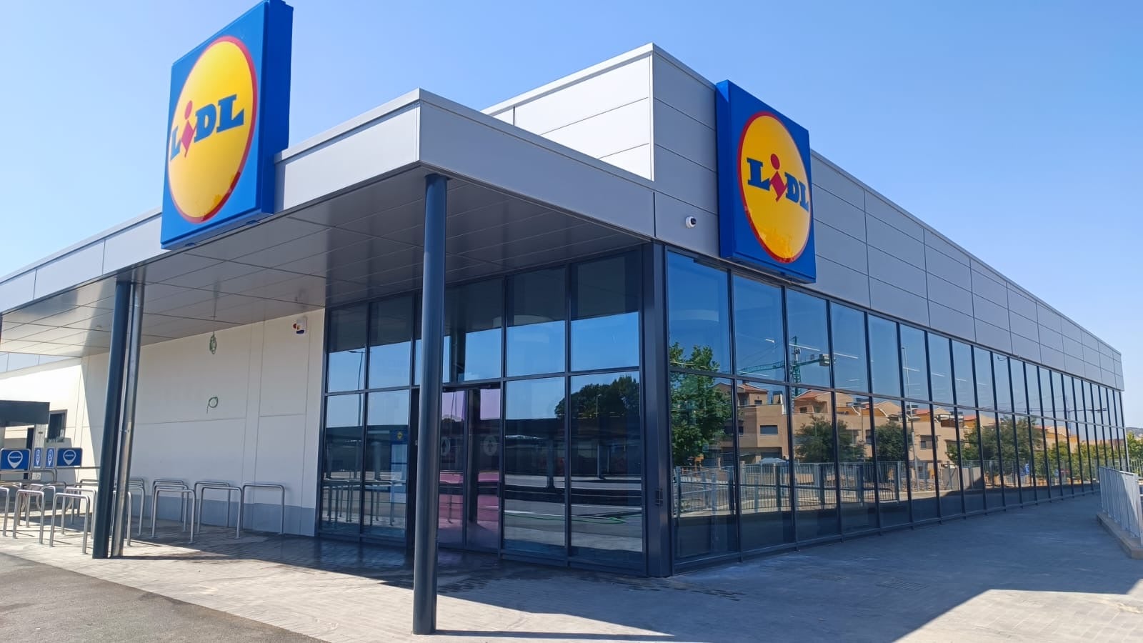 Lidl abre este viernes en Mérida su tienda más grande en Extremadura con la creación de 22 empleos Lidl abre este viernes en Mérida su tienda más grande en Extremadura con la creación de 22 empleos