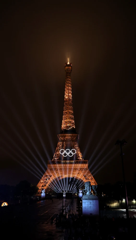 Espectáculo de luces en la torre Eiffel. Espectáculo de luces en la torre Eiffel.