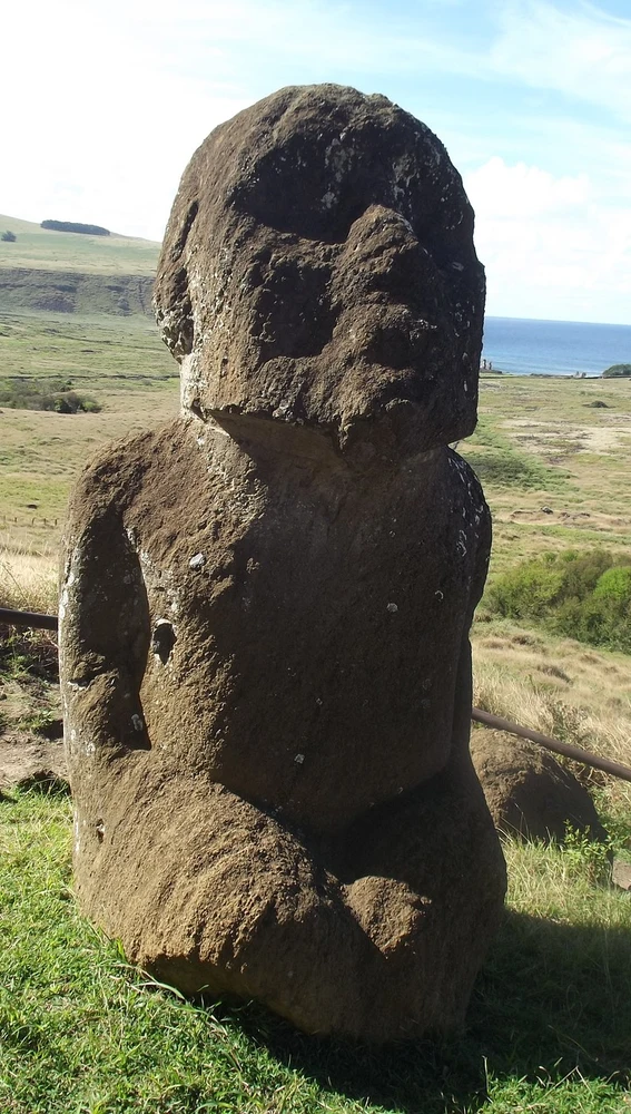 Tukuturi, moai arrodillado Tukuturi, moai arrodillado