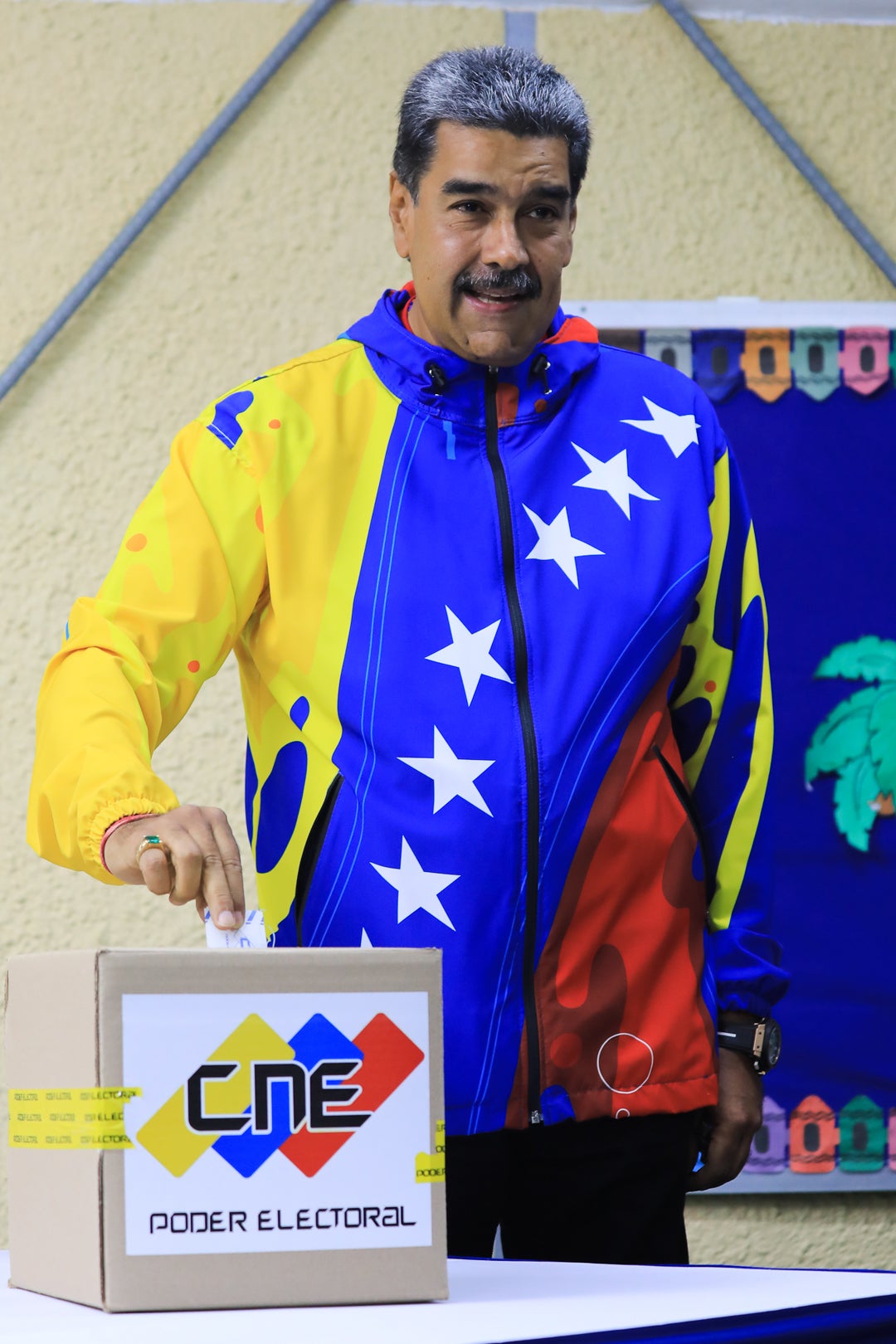 Nicolás Maduro asegura que hará respetar el resultado de las elecciones en Venezuela Nicolás Maduro asegura que hará respetar el resultado de las elecciones en Venezuela