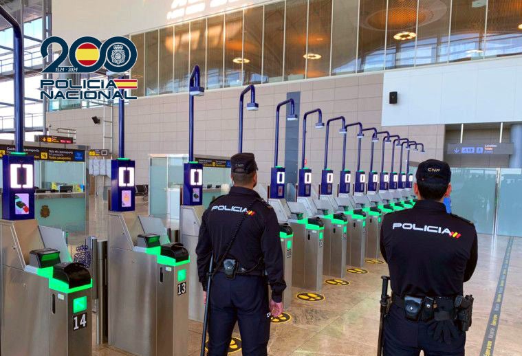 La Policía Nacional de Elche detiene en el aeropuerto a un hombre reclamado por Alemania por homicidio en grado de tentativa La Policía Nacional de Elche detiene en el aeropuerto a un hombre reclamado por Alemania por homicidio en grado de tentativa