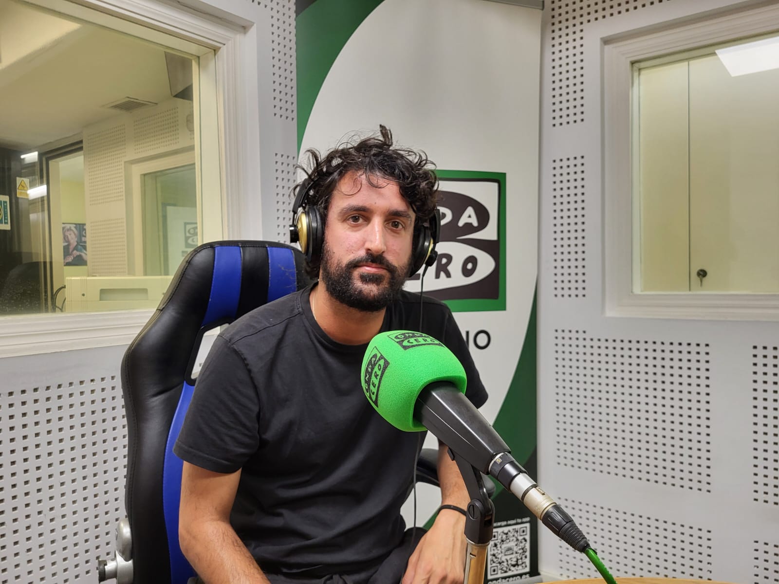 “Las tardes son intolerables, las siestas se inventaron porque nadie quiere estar consciente por la tarde" “Las tardes son intolerables, las siestas se inventaron porque nadie quiere estar consciente por la tarde"