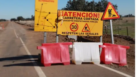 La carretera BA-155 de Villalba a Salvatierra se cortará al tráfico el 3 y del 20 al 26 de agosto La carretera BA-155 de Villalba a Salvatierra se cortará al tráfico el 3 y del 20 al 26 de agosto