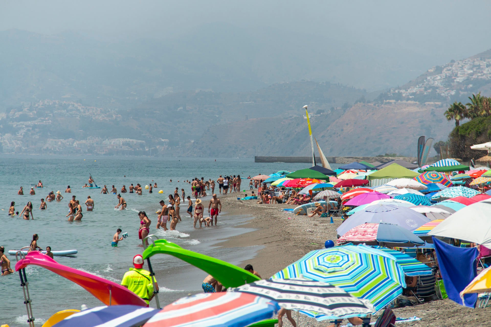 Los españoles destinan 400 euros por persona a sus vacaciones de verano Los españoles destinan 400 euros por persona a sus vacaciones de verano