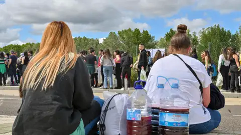 Sanidad aprobará este martes una ley para prevenir y reducir el consumo de alcohol entre los menores Sanidad aprobará este martes una ley para prevenir y reducir el consumo de alcohol entre los menores