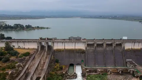 Imagen del pantano de Bellús, en Valencia Imagen del pantano de Bellús, en Valencia