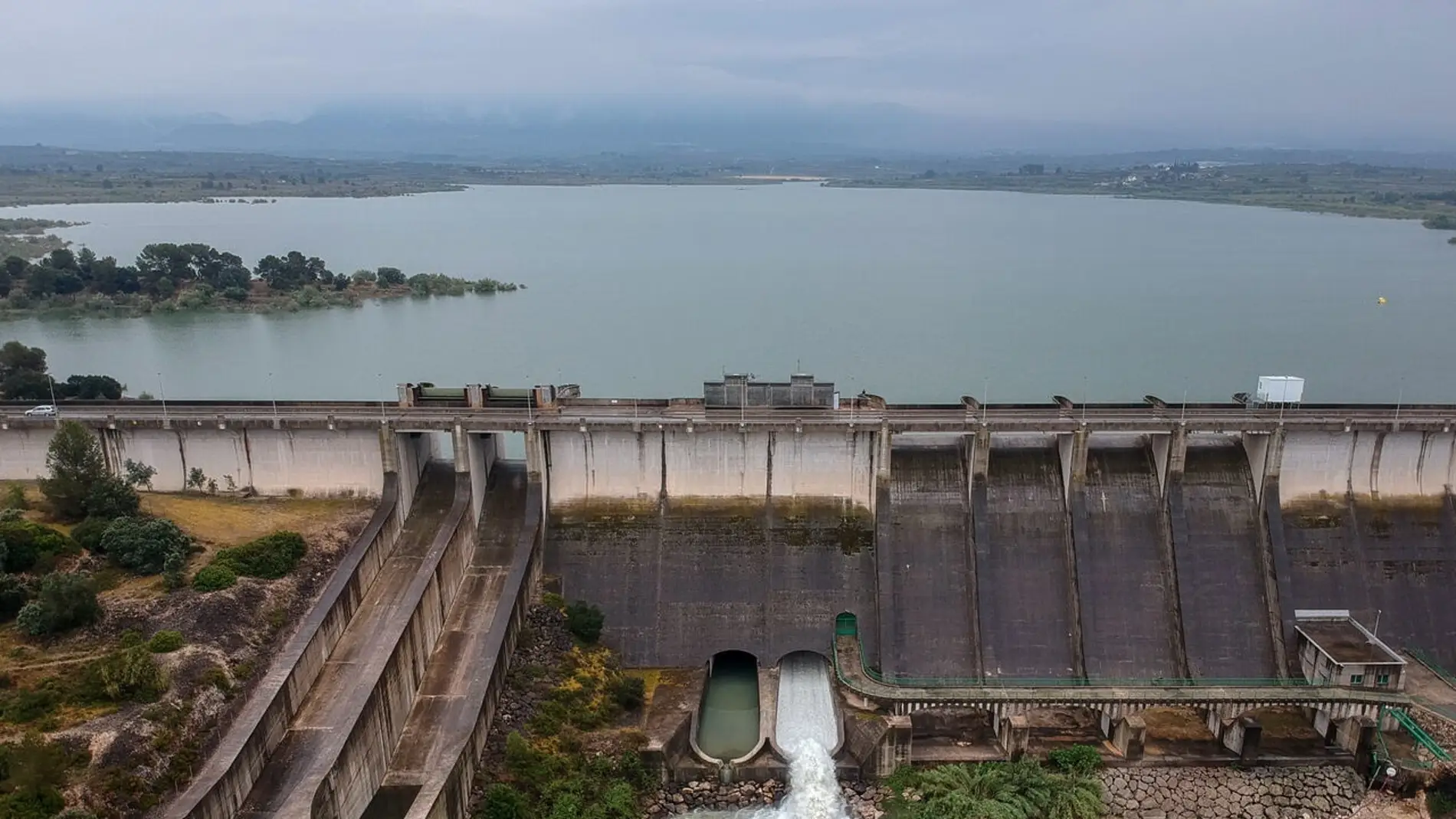 Imagen del pantano de Bellús, en Valencia Imagen del pantano de Bellús, en Valencia