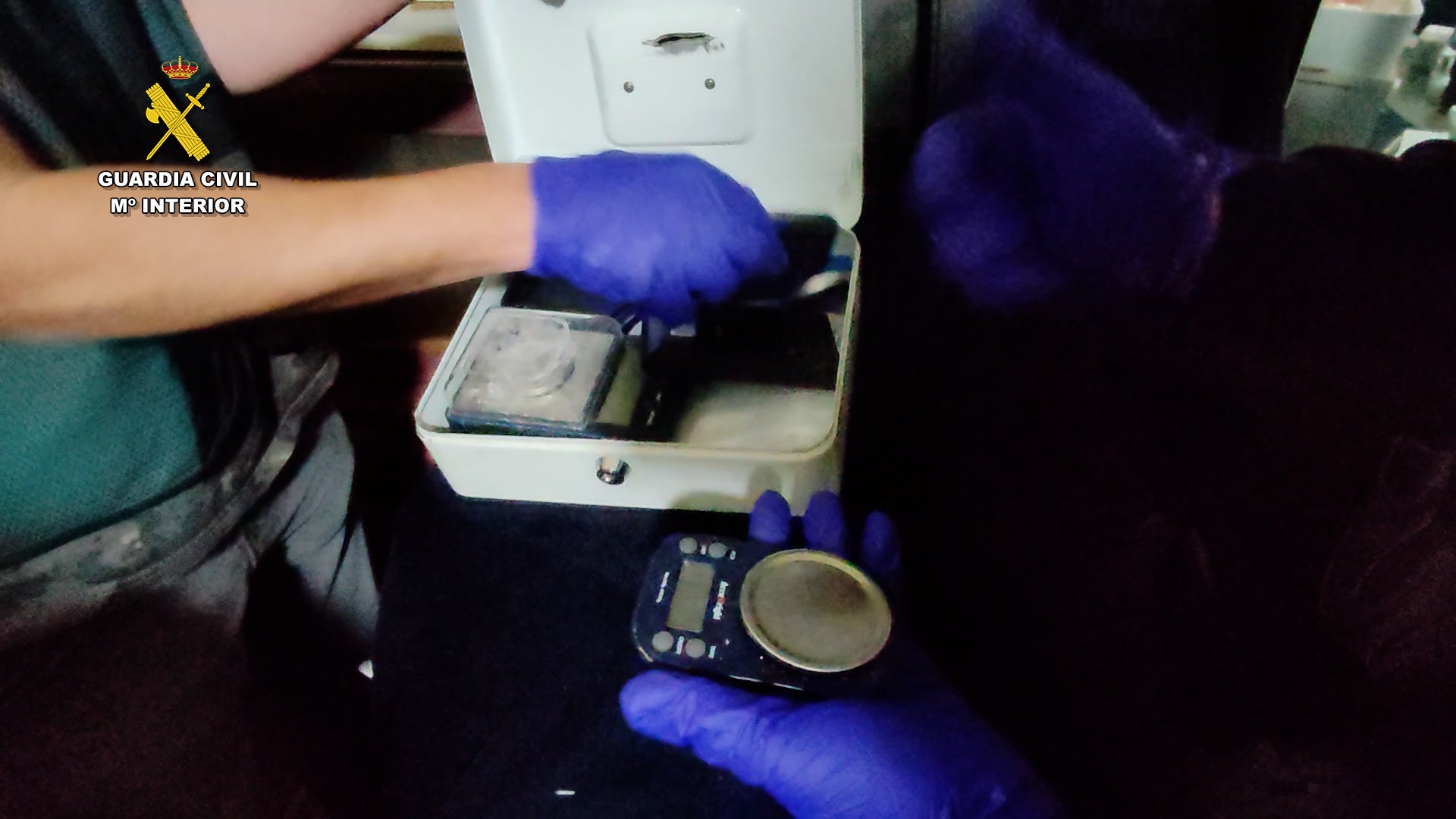 Desmantelados en Valencia dos narcopisos que importaban la droga Alfa-PiHP desde Países Bajos Desmantelados en Valencia dos narcopisos que importaban la droga Alfa-PiHP desde Países Bajos