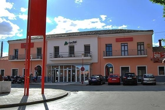 Fuertes demoras en líneas de Cercanías del Corredor del Henares por la caída de un árbol en la vía Fuertes demoras en líneas de Cercanías del Corredor del Henares por la caída de un árbol en la vía