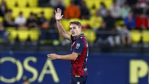 Dani Gómez se aleja del Elche El Valencia busca la cesión de Dani Gómez, lo que le alejaría del Elche