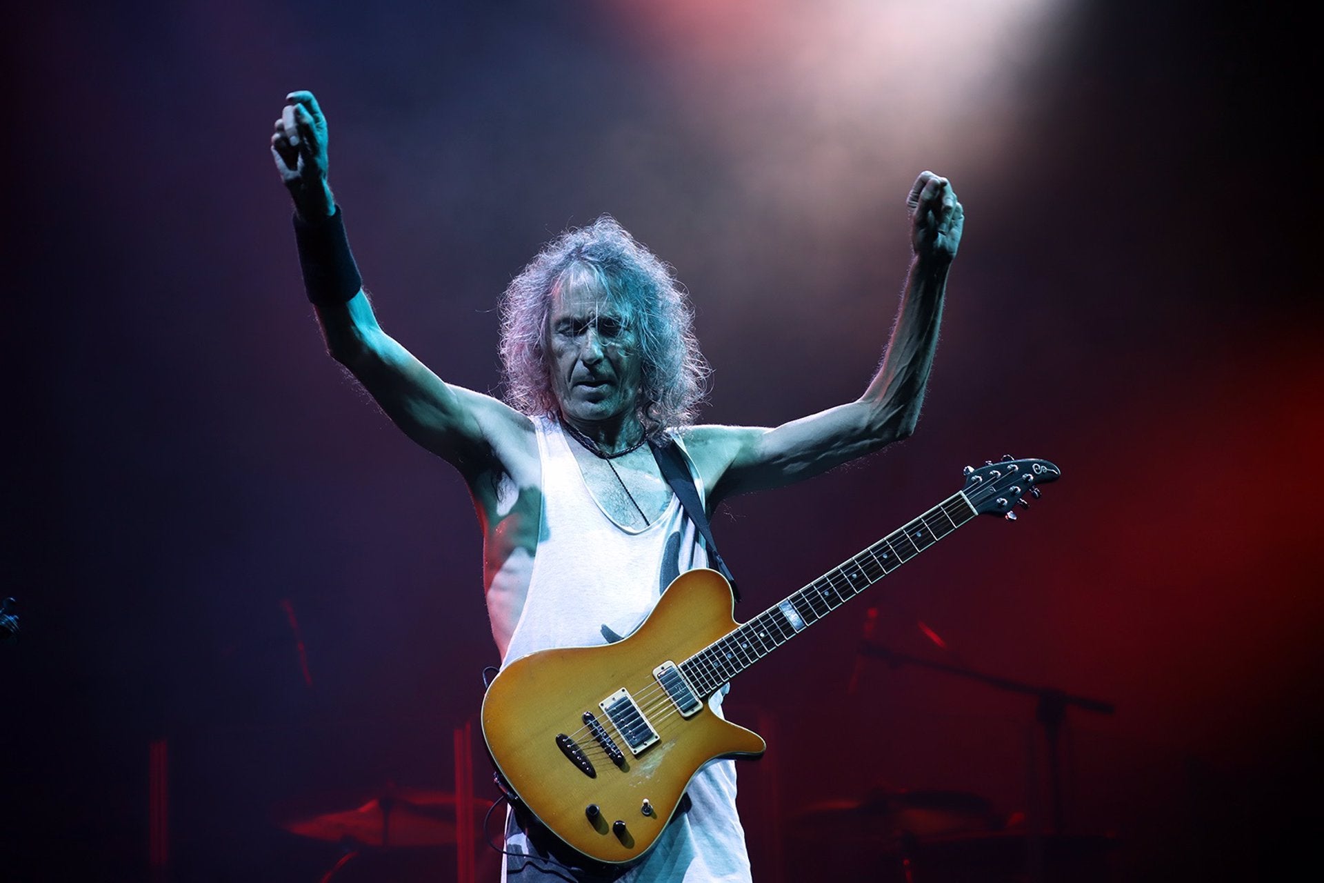 El aire y la poesía de Robe reúne con su gira a más de 5000 personas en el recinto de conciertos de la capital El aire y la poesía de Robe reúne con su gira a más de 5000 personas en el recinto de conciertos de la capital