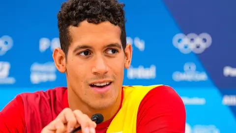 El nadador mallorquín Hugo González de Oliveira en la rueda de prensa tras disputar la final de los 100 metros espalda de los Juegos Olímpicos de Paris 2024 Hugo González en la rueda de prensa