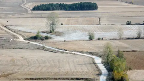 42 ayuntamientos de Palencia podrán arreglar sus caminos rurales gracias a las ayudas de la Diputación .
