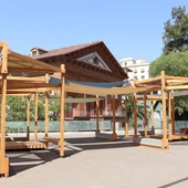 Barcelona instal·la 3 sistemes per crear ombra en diferents espais de la ciutat Barcelona instal·la 3 sistemes per crear ombra en diferents espais de la ciutat
