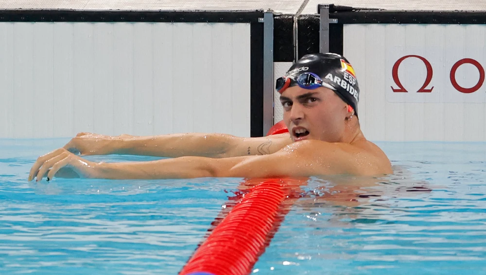 El nadador español Arbidel González tras competir en su serie de los 200m mariposa masculinos de los Juegos Olímpicos de París 2024 este martes en Nanterre. EFE/ Lavandeira Jr. El nadador español Arbidel González tras competir en su serie de los 200m mariposa masculinos de los Juegos Olímpicos de París 2024 este martes en Nanterre. EFE/ Lavandeira Jr.