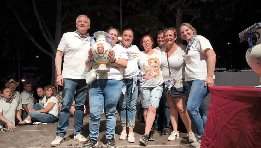 Grupo ganador del segundo premio del Concurso de Limoná