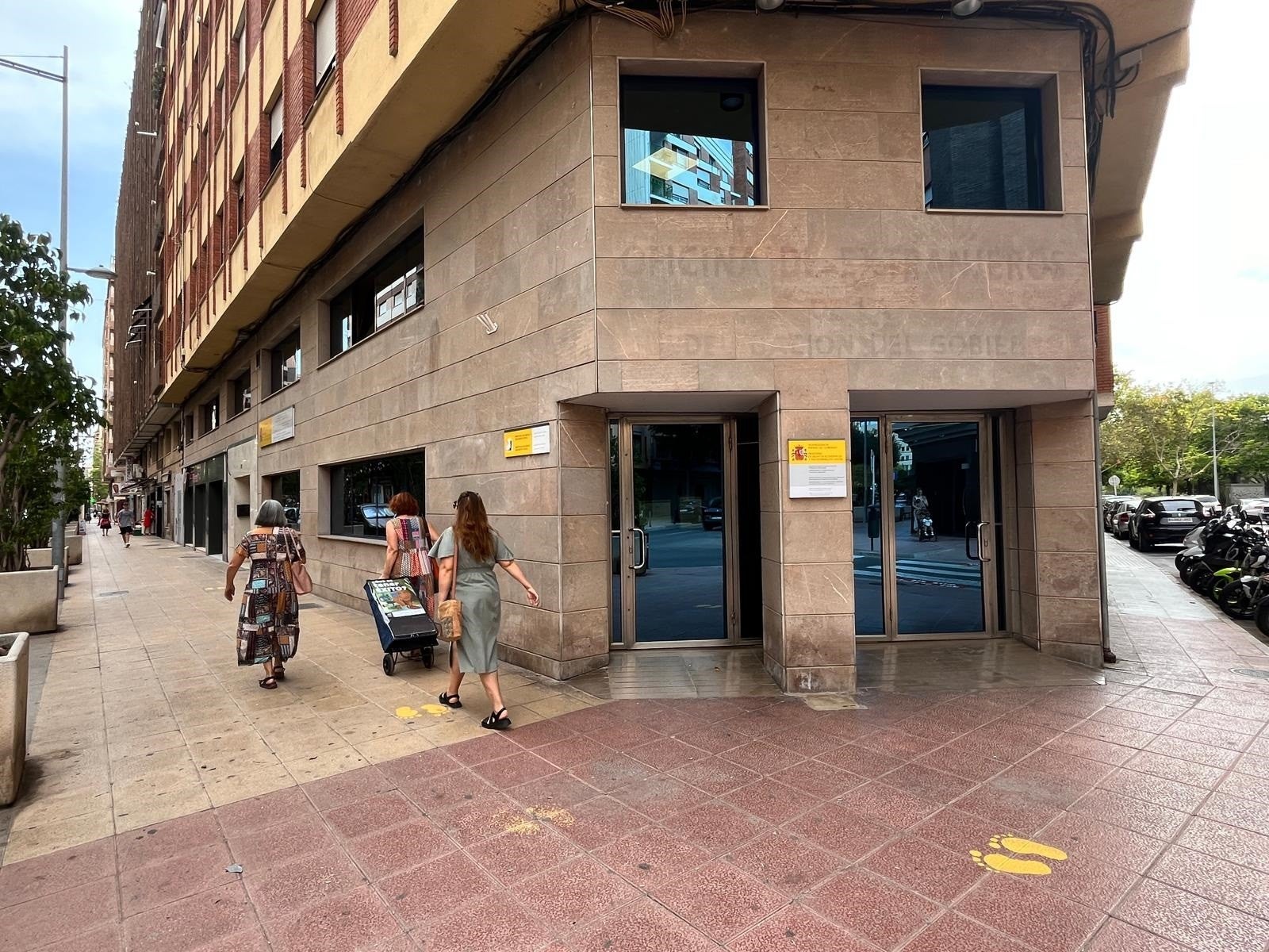 CC.OO. y CSIF denuncian el “calor extremo” en las dependencias de la Inspección de Telecomunicaciones y el FOGASA en Castellón CC.OO. y CSIF denuncian el “calor extremo” en las dependencias de la Inspección de Telecomunicaciones y el FOGASA en Castellón