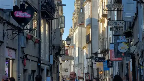 La alcaldesa de Santiago confía en un "resultado positivo" en la reunión con la Xunta para abordar la tasa turística La alcaldesa de Santiago confía en un "resultado positivo" en la reunión con la Xunta para abordar la tasa turística