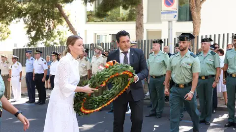 La presidenta del Govern, Marga Prohens, y el alcalde de Calvià, Juan Antonio Amengual, participan en un acto de recuerdo a Diego Salvá Lezaun y Carlos Sáenz de Tejada, los dos guardias civiles asesinados en Palmanova por la banda terrorista ETA La presidenta del Govern, Marga Prohens, y el alcalde de Calvià, Juan Antonio Amengual, participan en un acto de recuerdo a Diego Salvá Lezaun y Carlos Sáenz de Tejada, los dos guardias civiles asesinados en Palmanova por la banda terrorista ETA