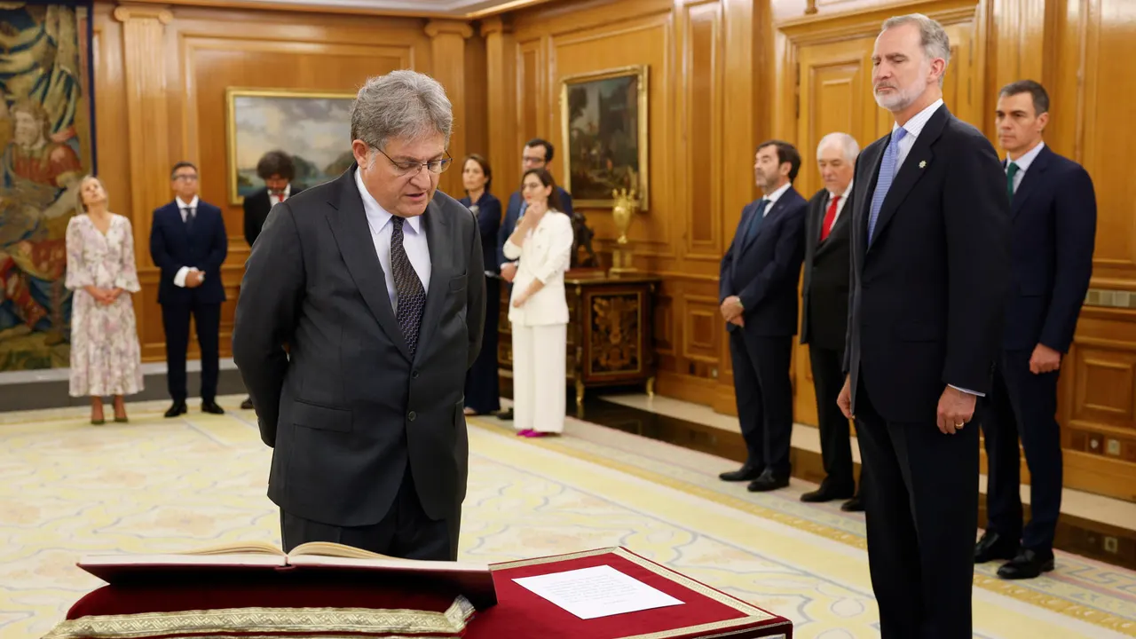 El nuevo vocal del CGPJ José María Fernández Seijo, jura o promete ante el rey Felipe VI