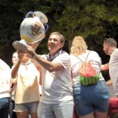 Grupo ganador del primer premio del Concurso de Limoná