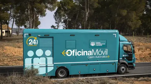 Una nueva oficina móvil de Cajamar atenderá a pequeños municipios de Almería ONDA CERO ALMERIA