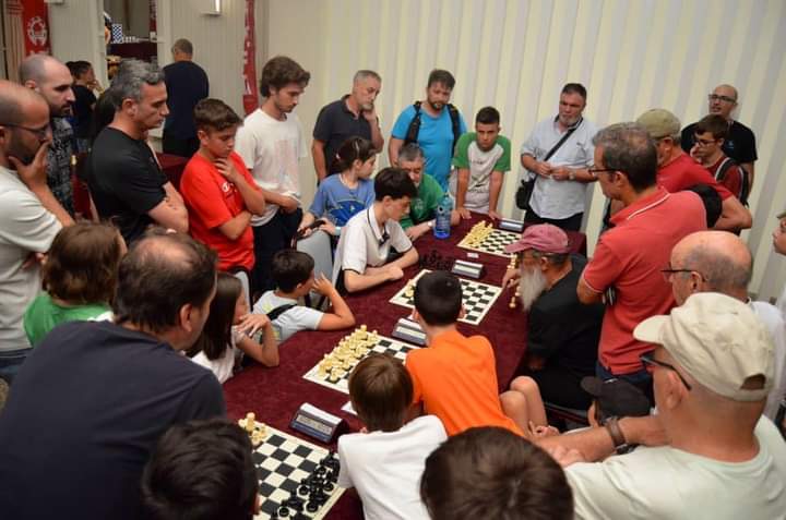 El Festival Internacional de Ajedrez de Extremadura cierra su paso por Mérida con récord de participación El Festival Internacional de Ajedrez de Extremadura cierra su paso por Mérida con récord de participación