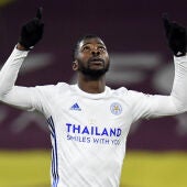 Kelechi Iheanacho celebrando un gol con el Leicester City